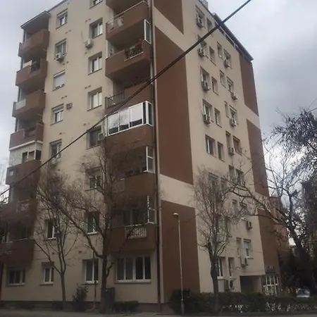 Sir Oliver Скопье